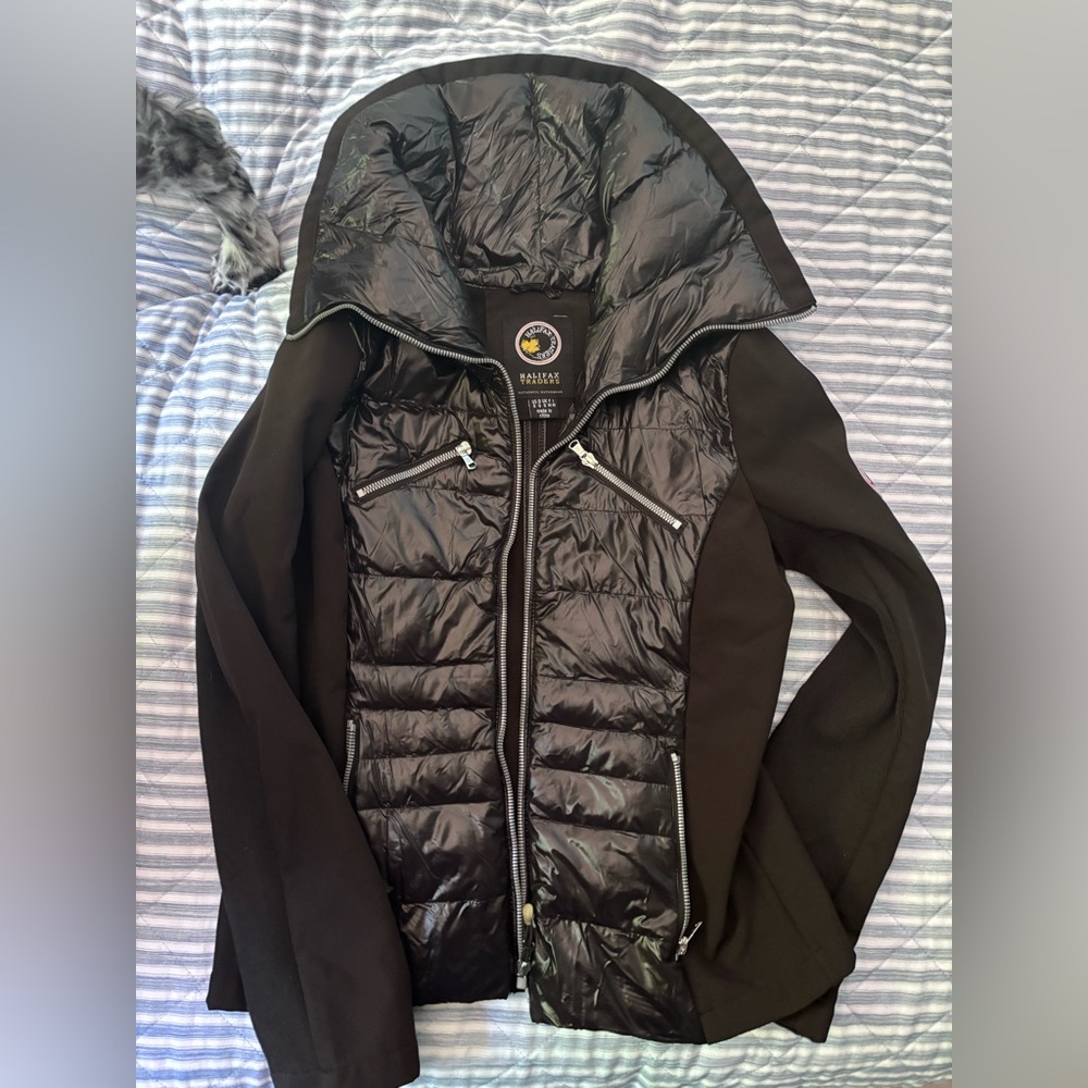 Stylish Women's Black Puffer Jacket